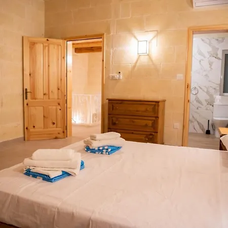 Ta' Ganna فيلة *